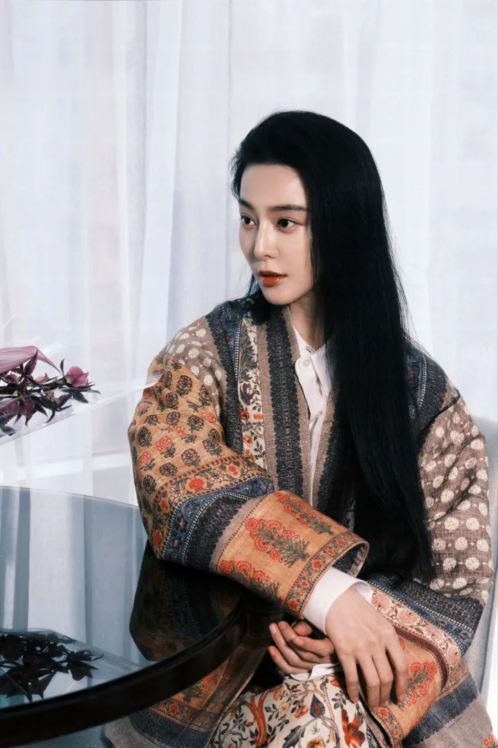 范冰冰演绎经典复古风，优雅与个性完美融合 第3张
