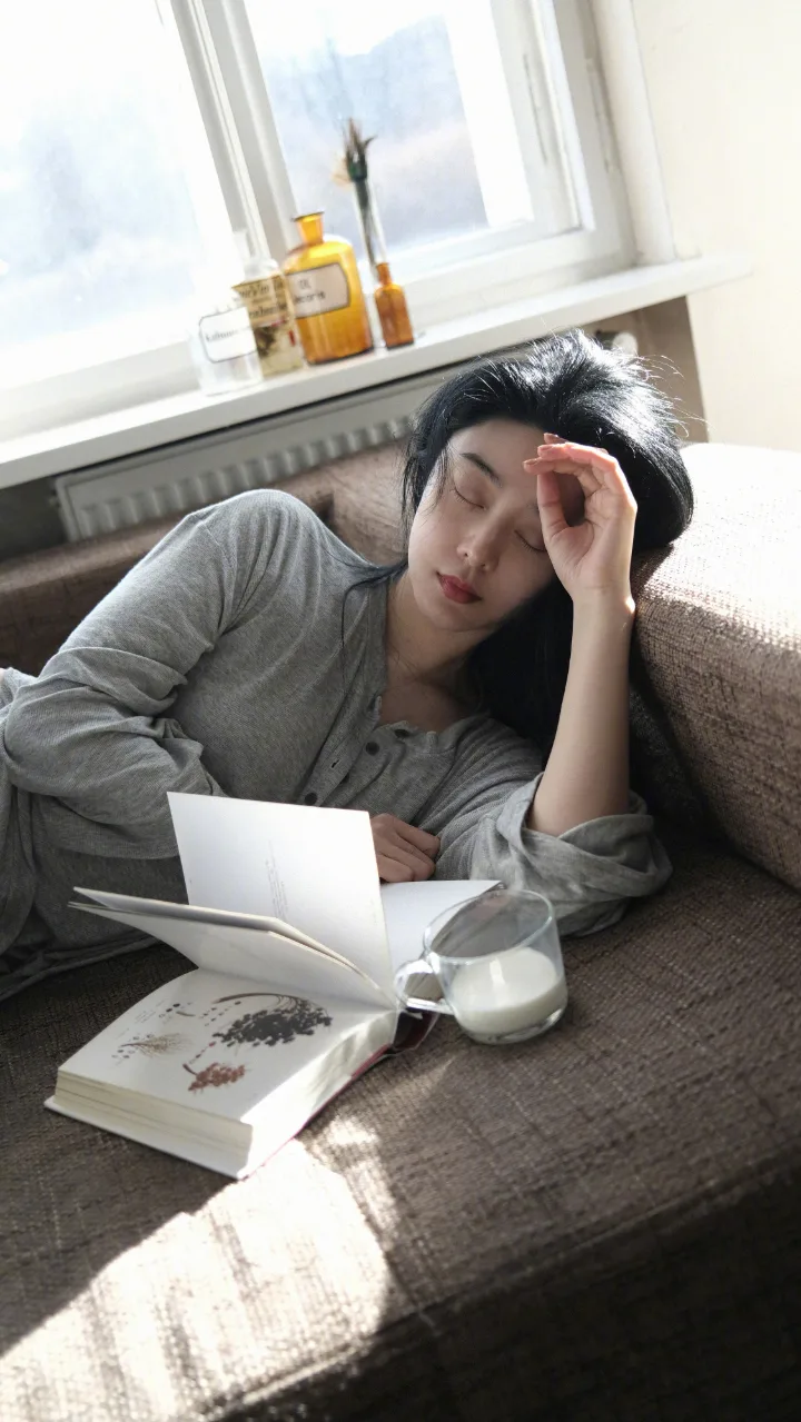 范冰冰长发披肩尽显成熟魅力，阳光落在脸庞美得让人心动 第4张