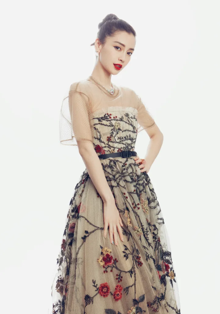 杨颖花仙子造型美出新高度，绝美脸蛋搭配梦幻纱裙 第5张